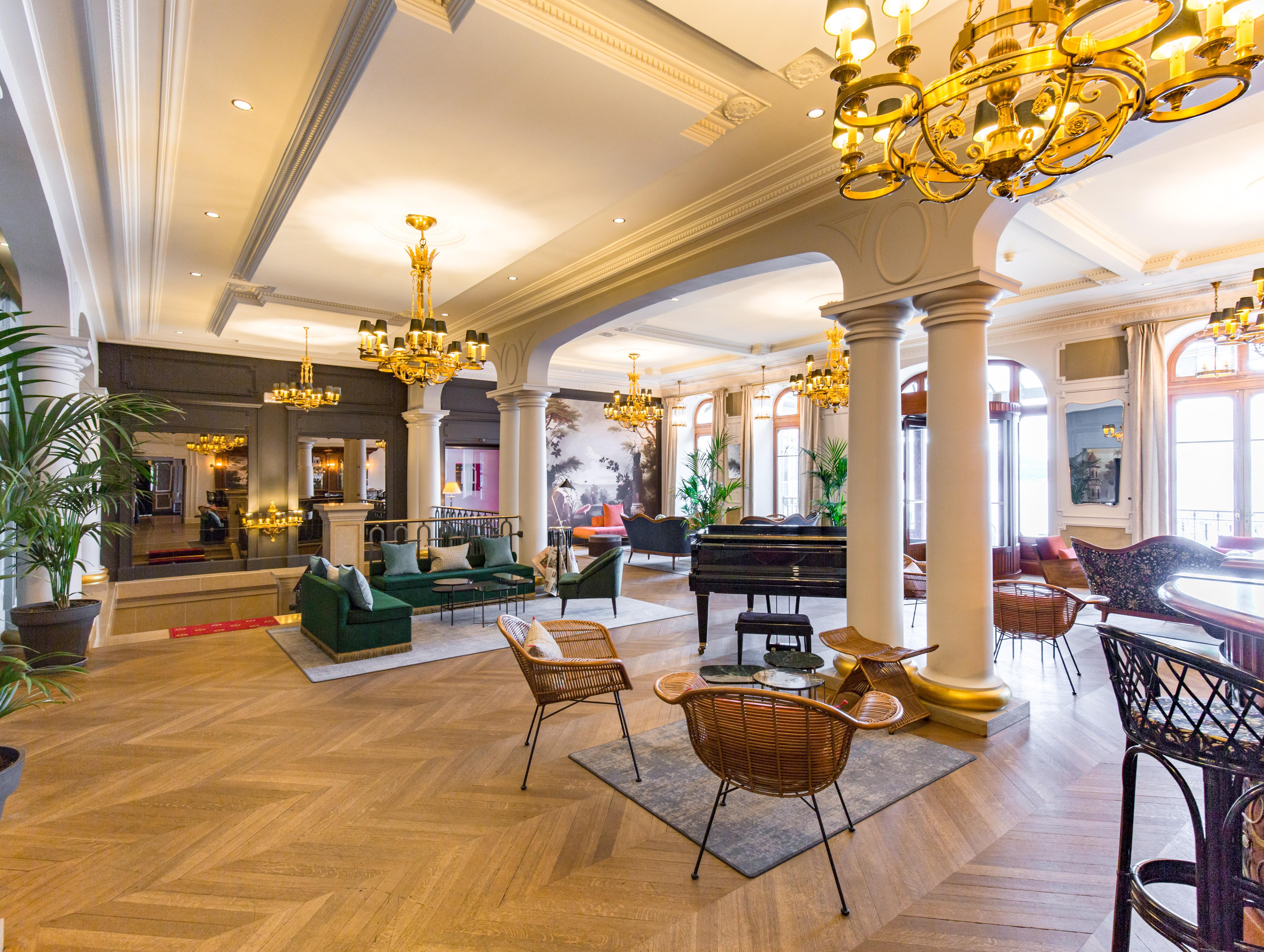 Le Palace De Menthon Exterior foto The lobby of the hotel