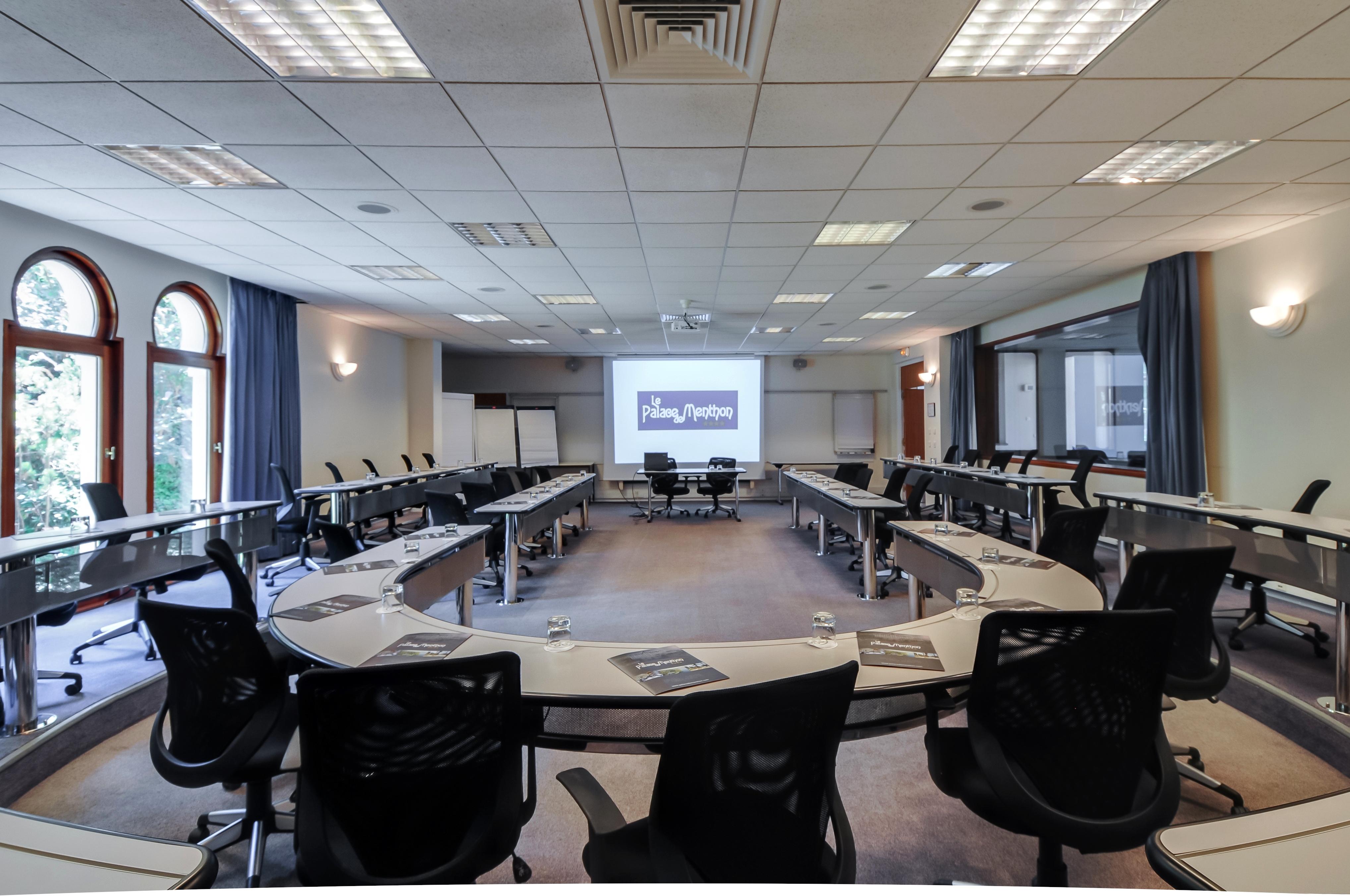 Le Palace De Menthon Exterior foto The conference room